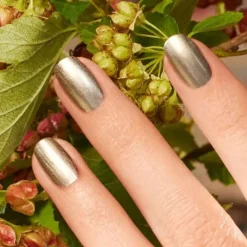 GREEN Neglelak Manucurist Metallic