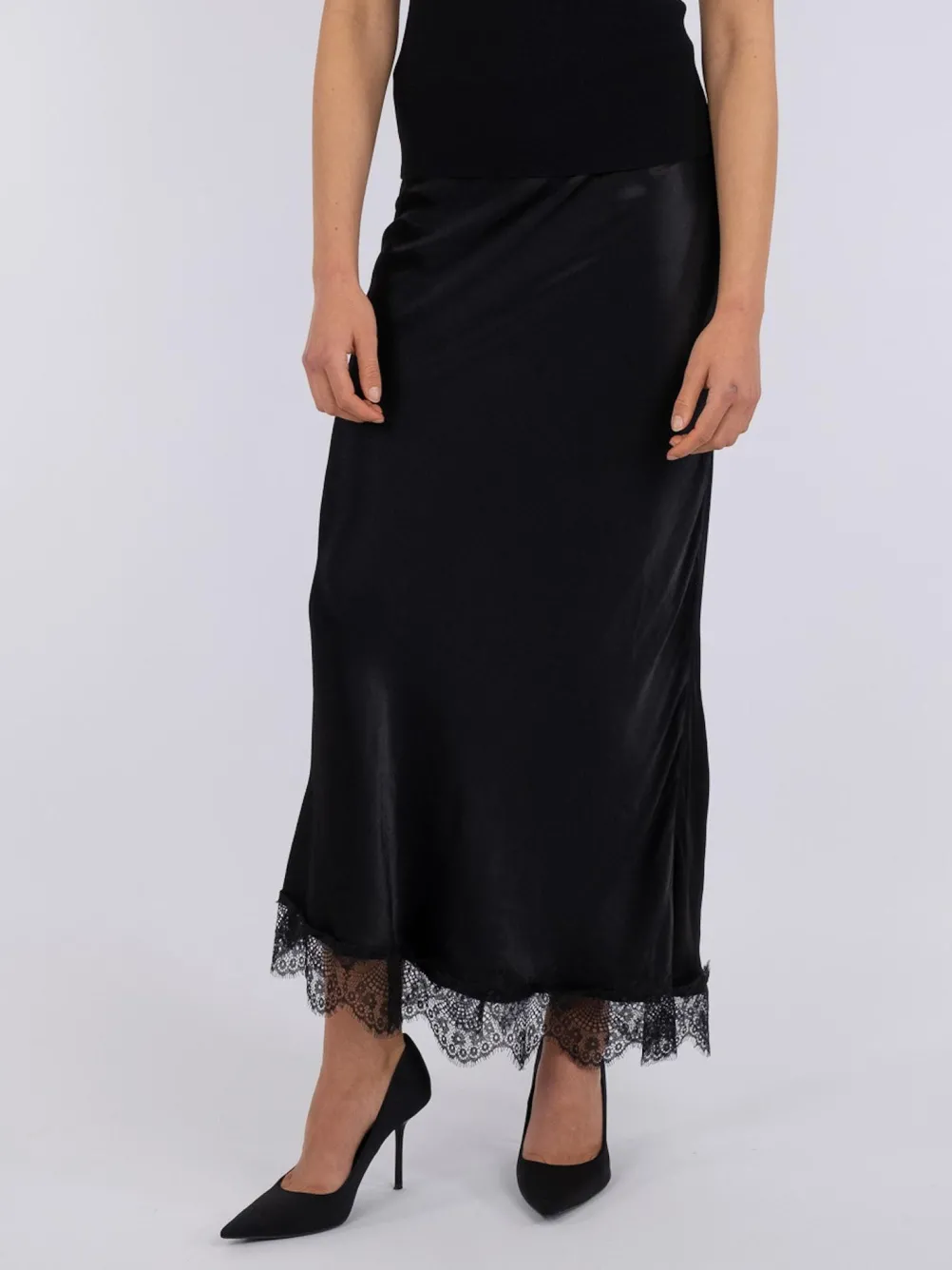NEO NOIR Veroni Satin Lace Skirt Sort