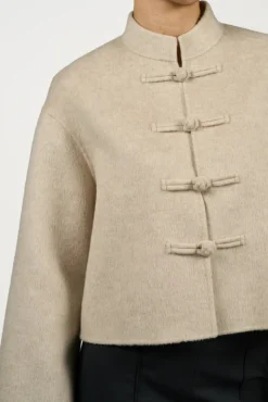 O'TAY Lily Coat Porcelain