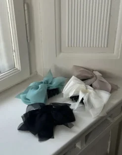 PICO COPENHAGEN Bow Claw Ivory