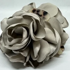 PLISSÉ COPENHAGEN Flower Hair Clamp Grey